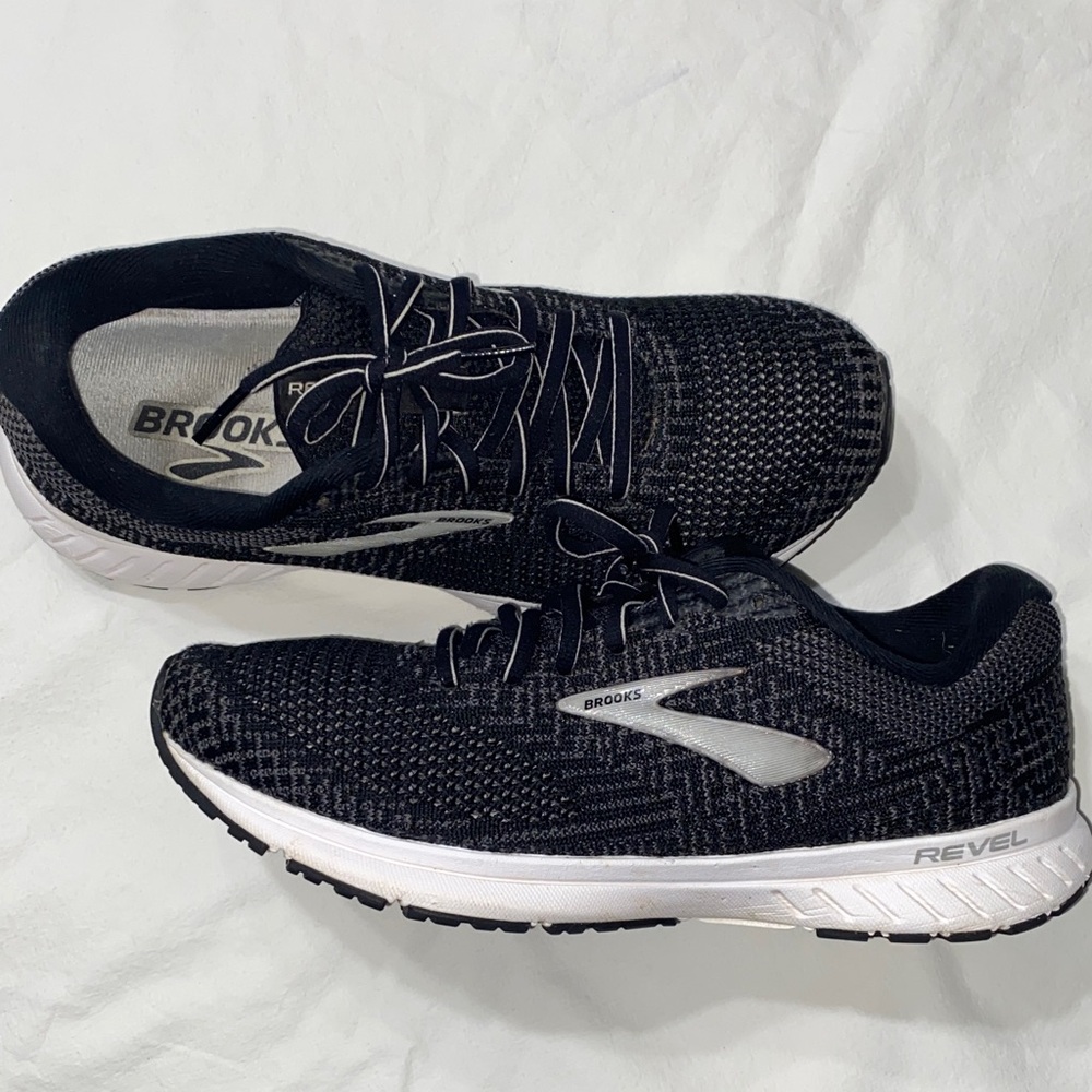 Brooks Women's Black and White Athletic Shoes